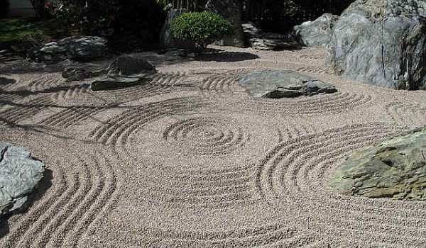 Что таит в себе японский сад камней. Символика и правила.