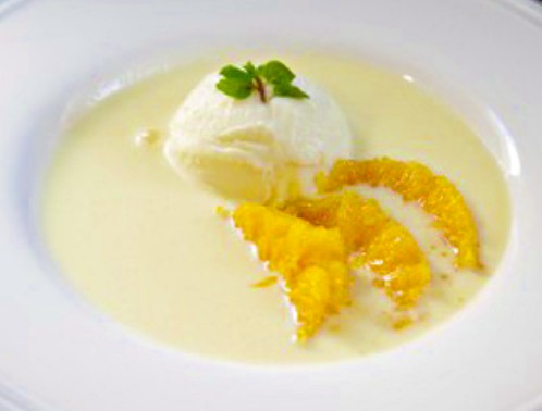 Суп-десерт с мороженным из молодого картофеля и апельсина.